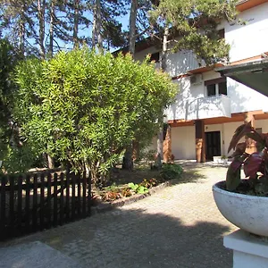 https://appartamenti-codan-fransi.hotelinveneto.com